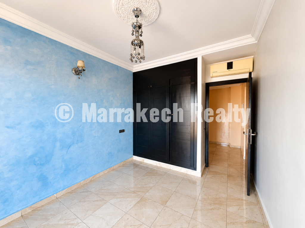 Appartement 3 chambres avec garage sur la Route d’Agadir