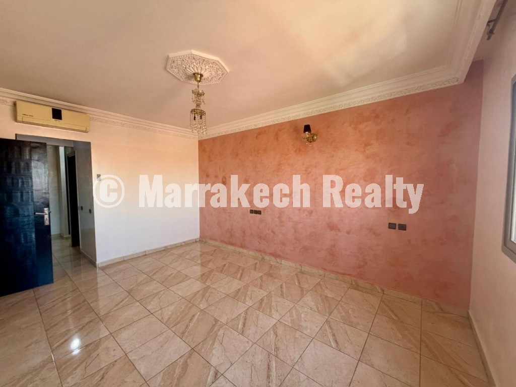Appartement 3 chambres avec garage sur la Route d’Agadir