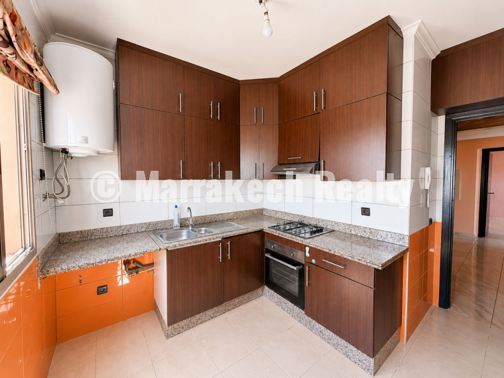 Appartement 3 chambres avec garage sur la Route d’Agadir