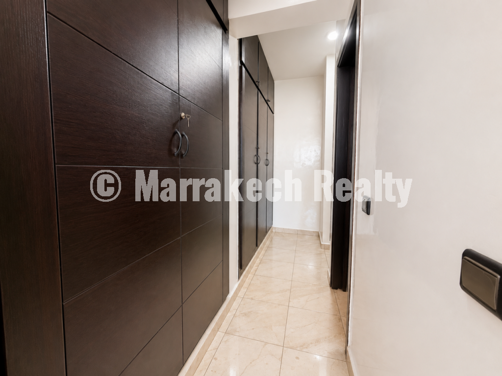 Appartement 3 chambres avec garage sur la Route d’Agadir