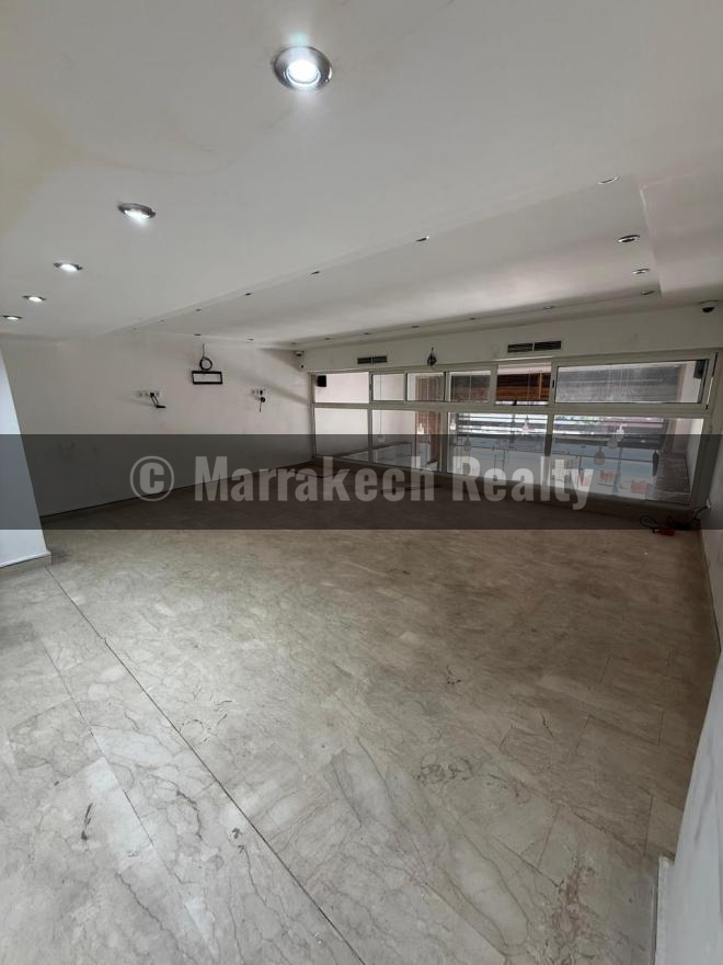 Local commercial de 142 m² à vendre à Guéliz – Emplacement premium à Marrakech