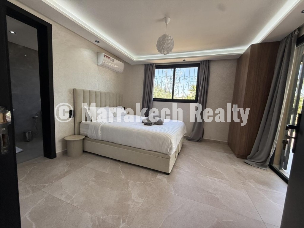 Villa contemporaine meublée avec VNA à vendre sur la Route de Fès