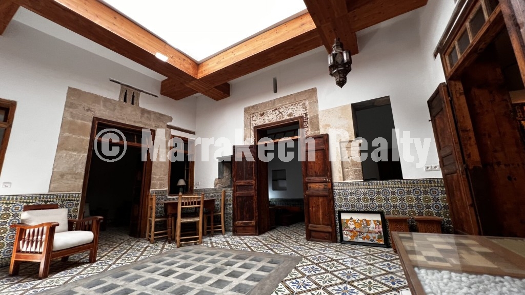 Riad d’exception à vendre au cœur de la Médina d’Essaouira avec galerie d’art et vue mer
