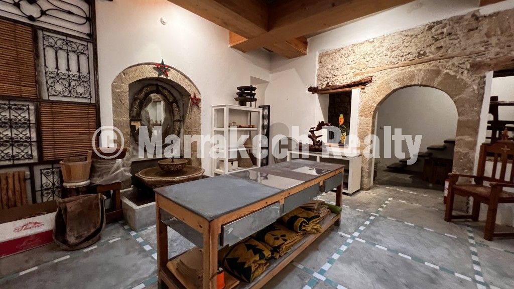 Riad d’exception à vendre au cœur de la Médina d’Essaouira avec galerie d’art et vue mer