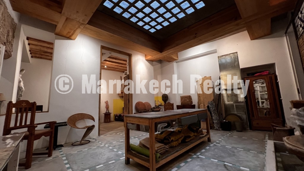 Riad d’exception à vendre au cœur de la Médina d’Essaouira avec galerie d’art et vue mer