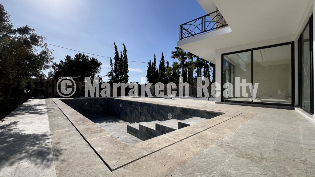 Villa contemporaine neuve à vendre à Essaouira – 3 chambres, piscine à débordement et vue forêt