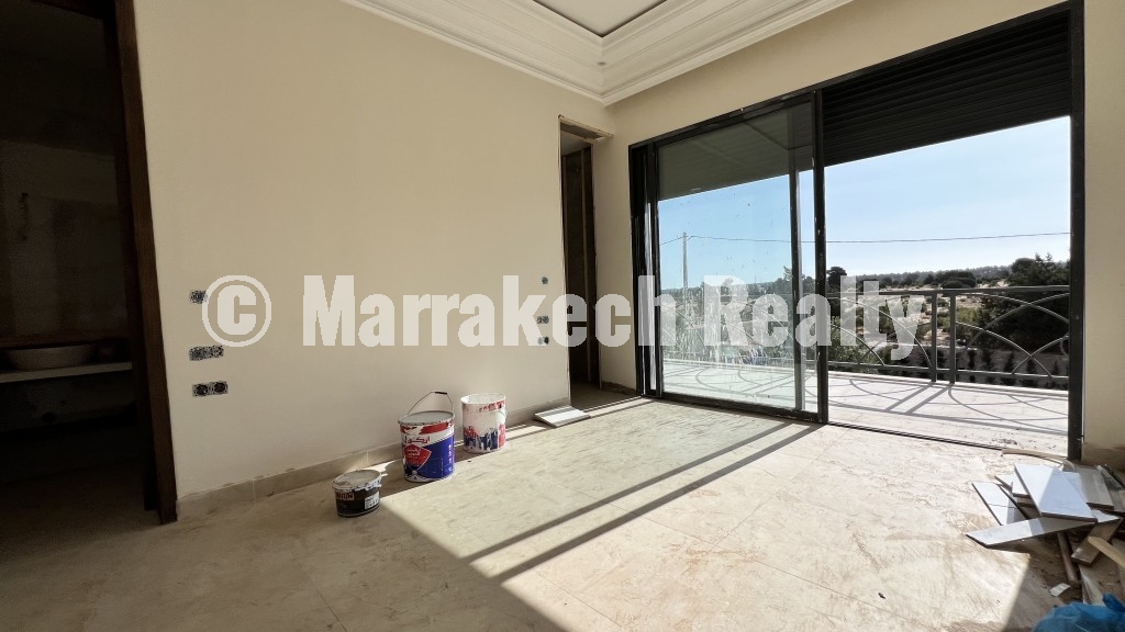 Villa contemporaine neuve à vendre à Essaouira – 3 chambres, piscine à débordement et vue forêt