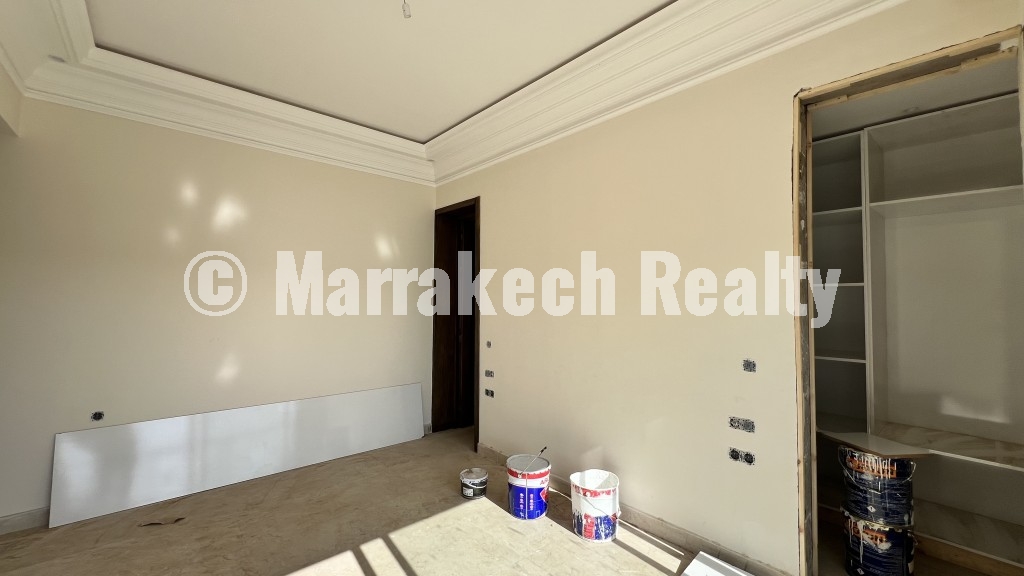 Villa contemporaine neuve à vendre à Essaouira – 3 chambres, piscine à débordement et vue forêt