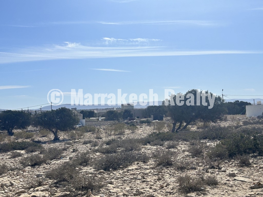 Terrain à vendre à Sidi Kaouki avec VNA définitive et permis de construire